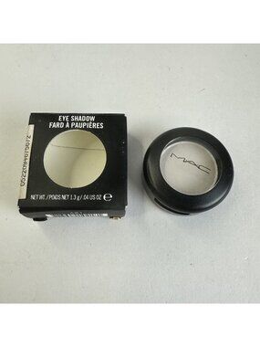 MAC Crystal Avalanche Eye Shadow 1.3g / .04 US Oz With Box
